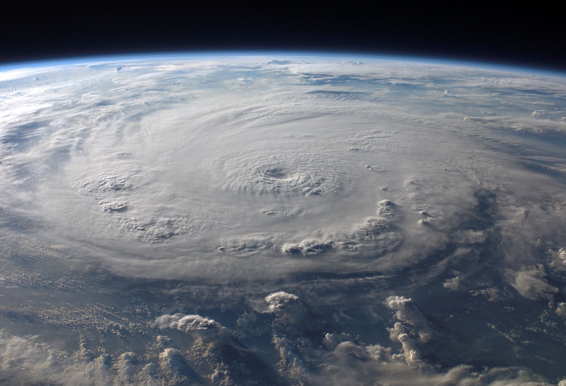 Préparez-vous : l'ouragan Polo menace le Mexique, comment réagir ?