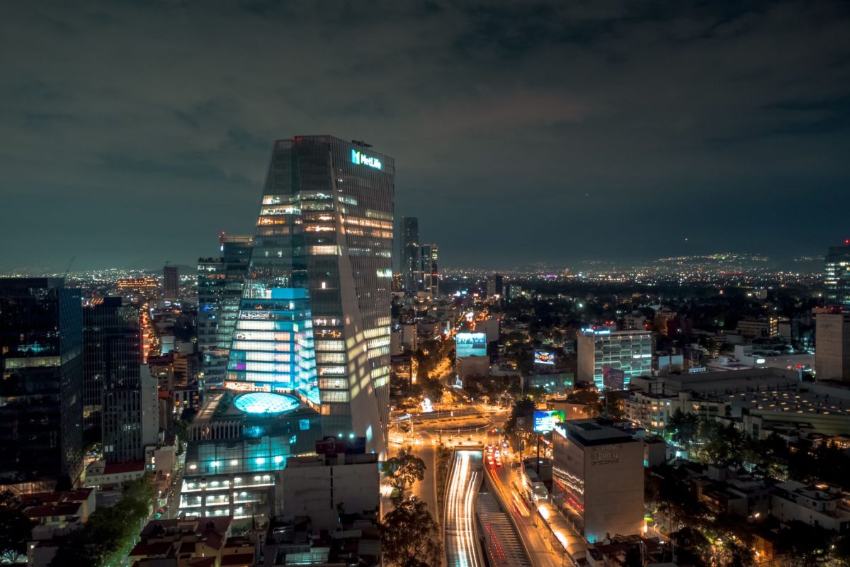 Suspension des vols à Mexico : impacts sur les voyageurs et la logistique